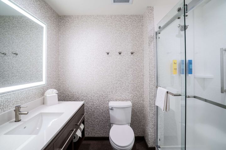 Bathroom shower