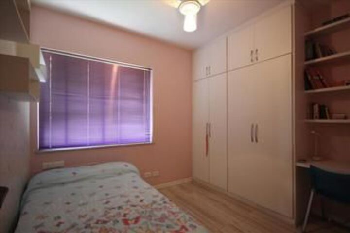 Room 16 of 43