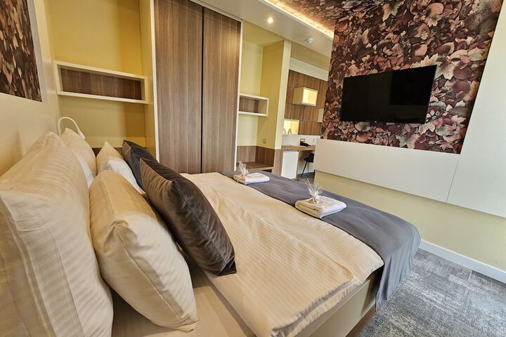 Room 17 of 57
