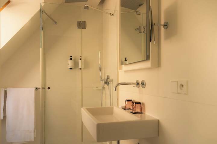 Room 41 of 61