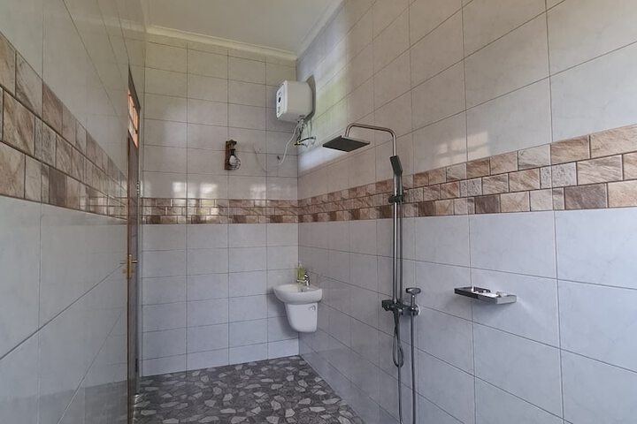 Room 17 of 38