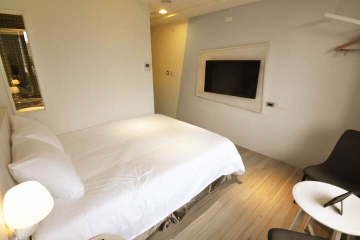Room 14 of 77