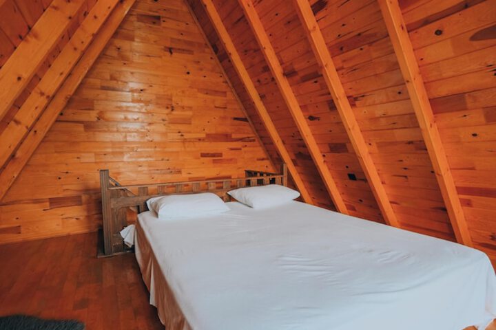 Room 10 of 33