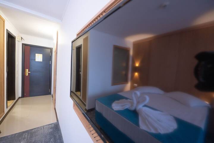 Room 38 of 147