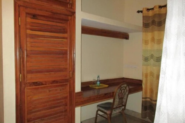 Room 9 of 24