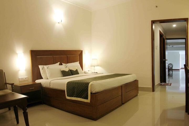 Room 10 of 65