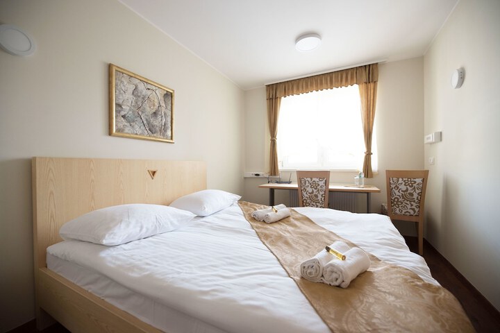 Room 6 of 69