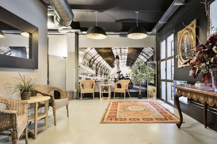 Entrance & Lobby