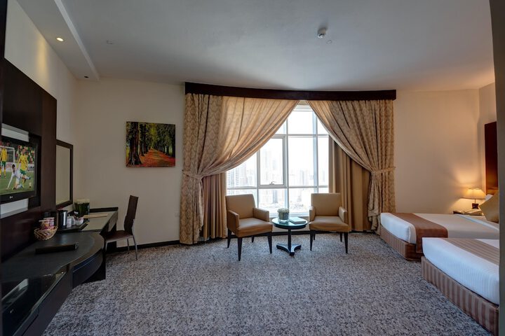 Room 34 of 77