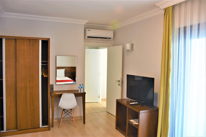 Room 21 of 76