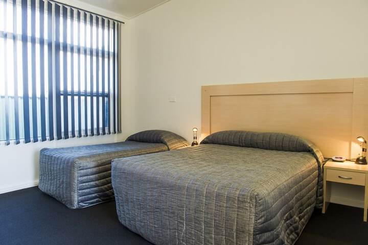 Room 15 of 37