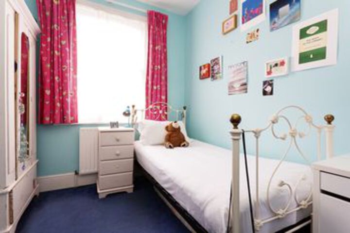 Room 6 of 25