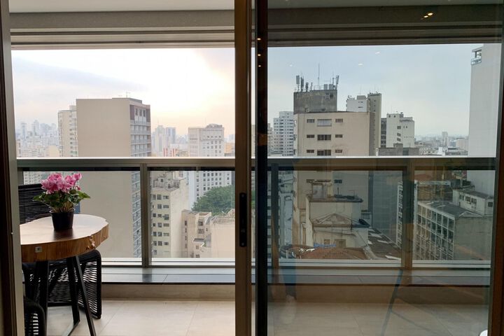 Room 27 of 34