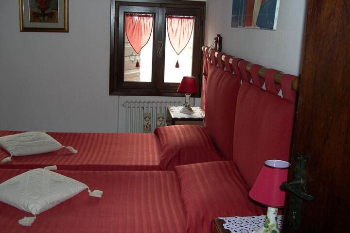 Room 8 of 41