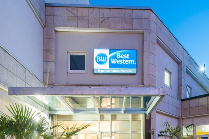 Hotel Entry