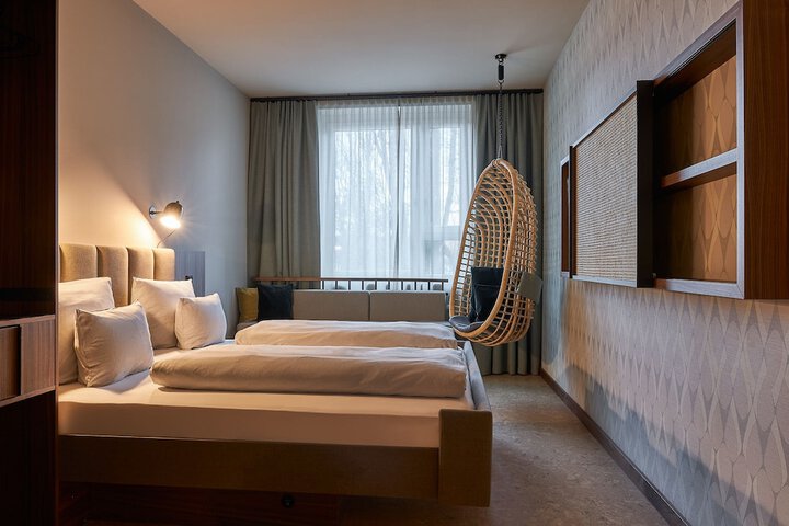 Room 32 of 122