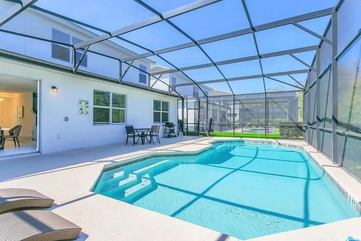 Pool 12 of 22