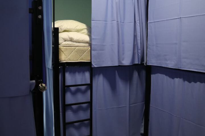 Room 33 of 38