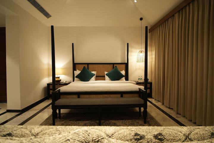 Room 10 of 83