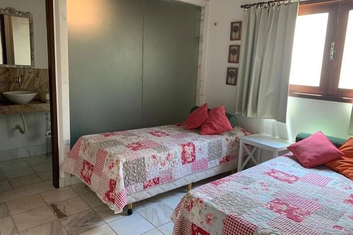 Room 2 of 25