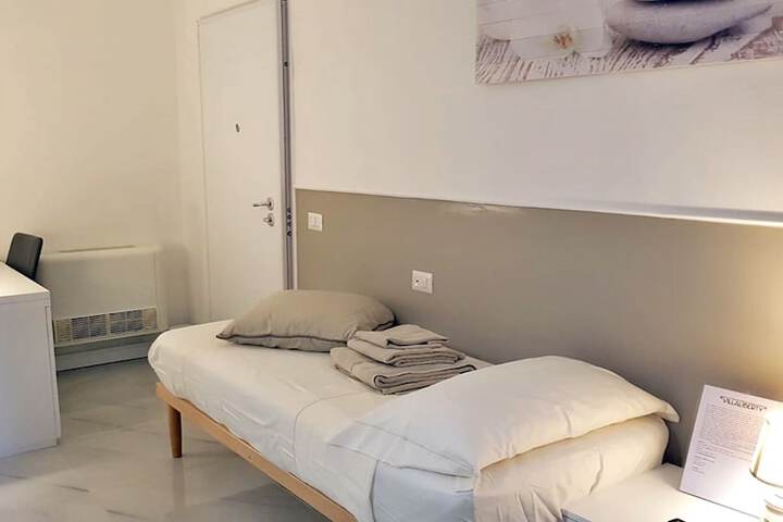 Room 11 of 64