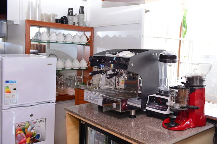 Breakfast/Coffee Service 23 of 45