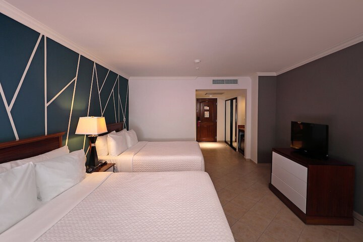 Room 6 of 107