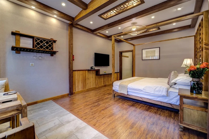 Room 3 of 16