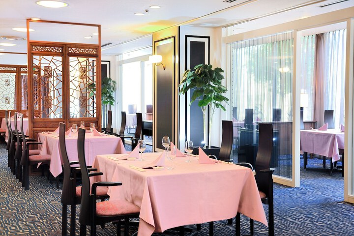 Dining 93 of 239
