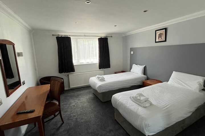 Room 17 of 35