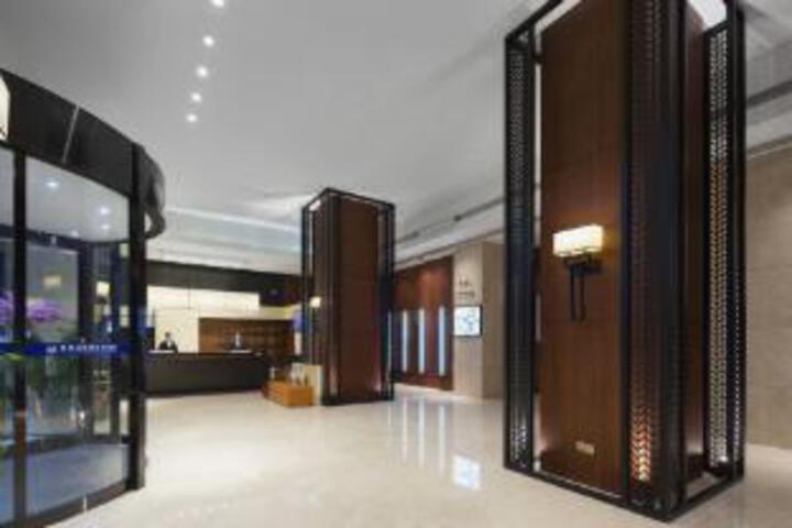 Jundu Yuncheng Hotel (Martyrs Park subway station store)