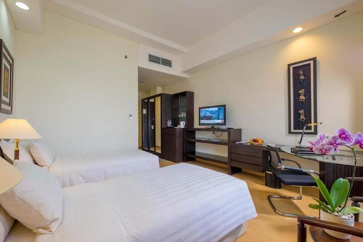 Room 11 of 40