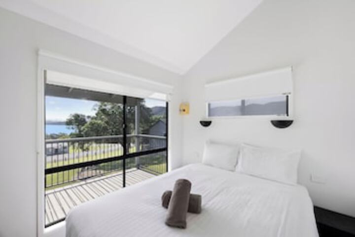 Room 28 of 144