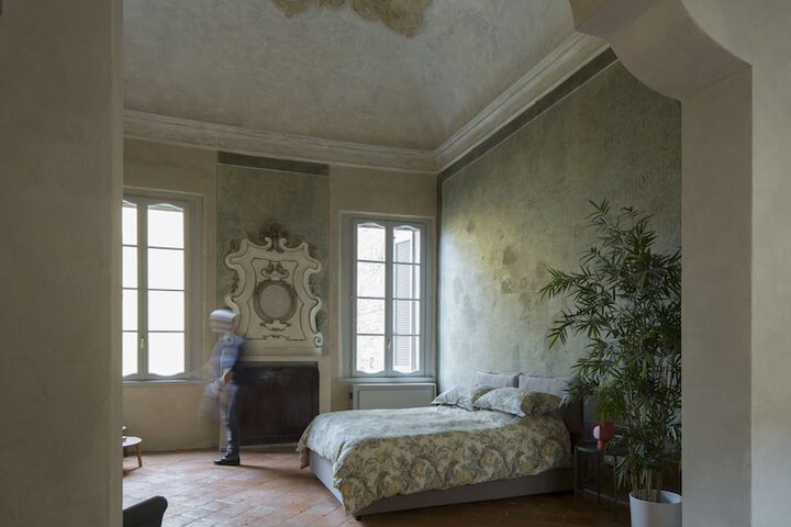 Room 8 of 62