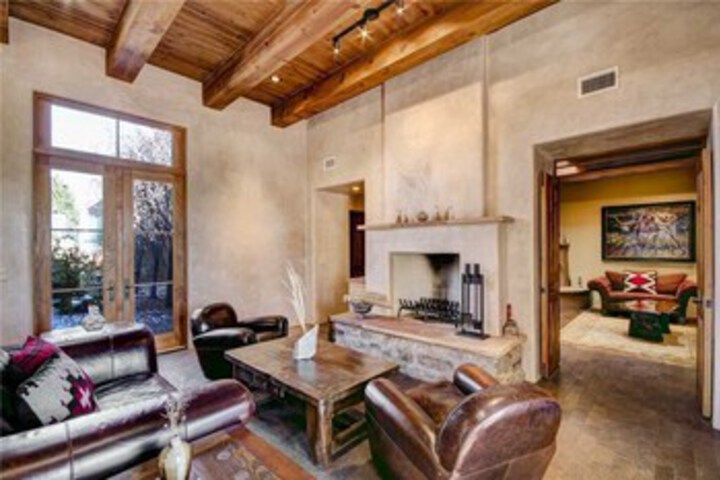 Image of The Sunrise Retreat 2 Bedrooms, Fireplace, Wifi, Jetted Tub, Sleeps 6