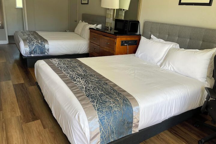 Room 10 of 43
