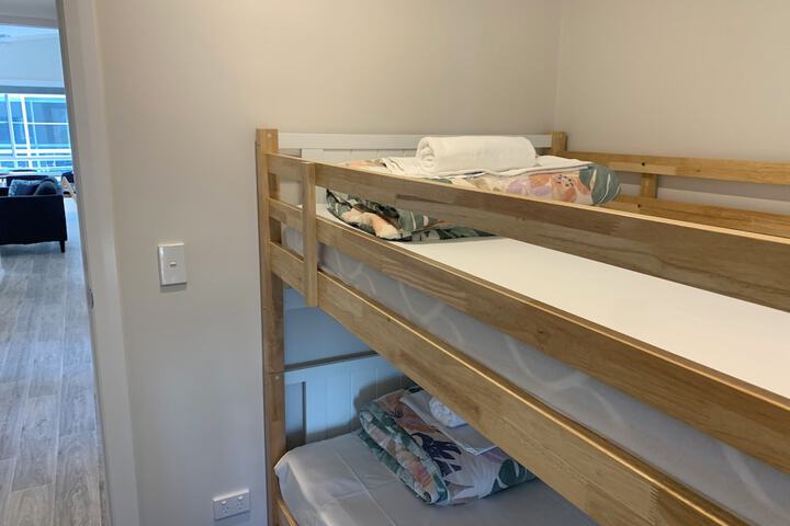 Room 25 of 82