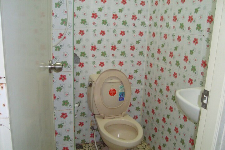 Room 76 of 86