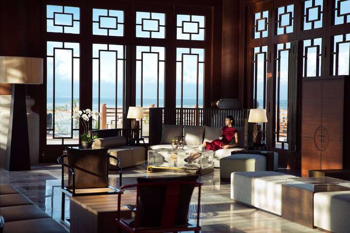 Entrance & Lobby