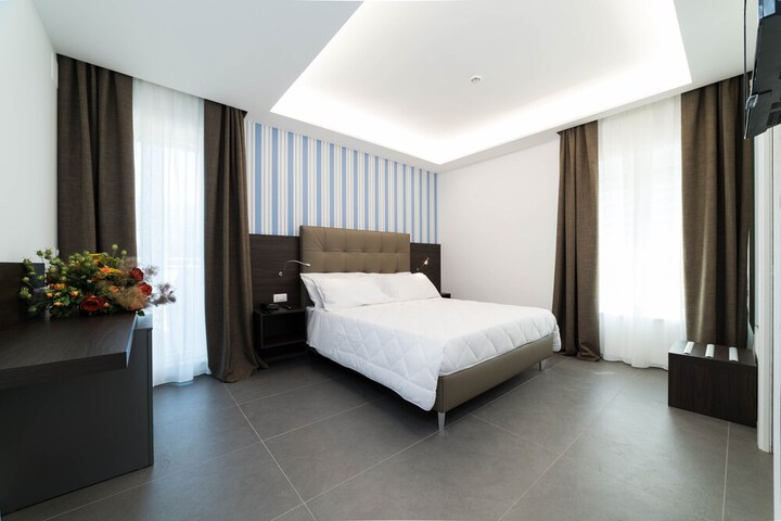 Room 9 of 43