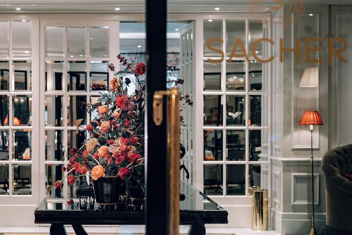 Entrance & Lobby