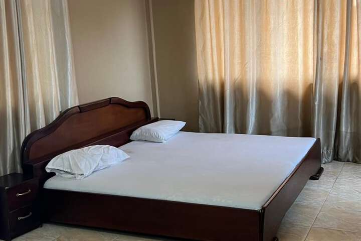 Room 2 of 7