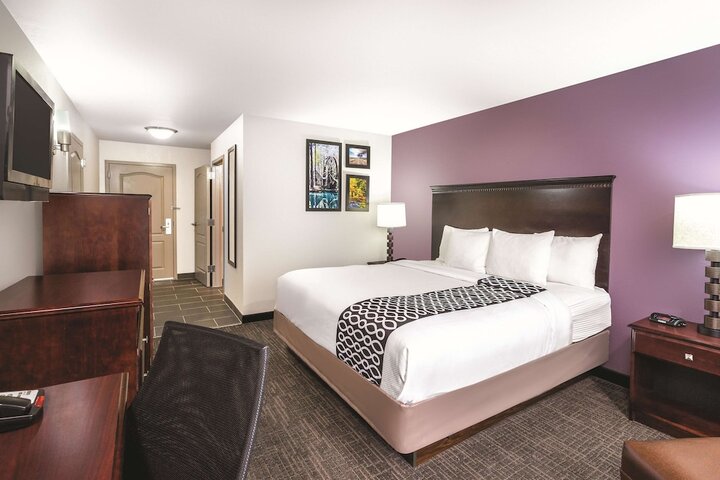 1 King Bed Accessible (4 of 13)