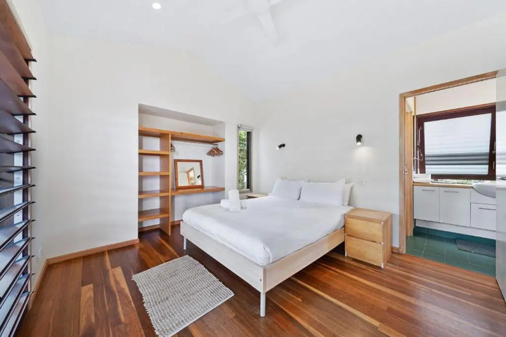 Room 3 of 11