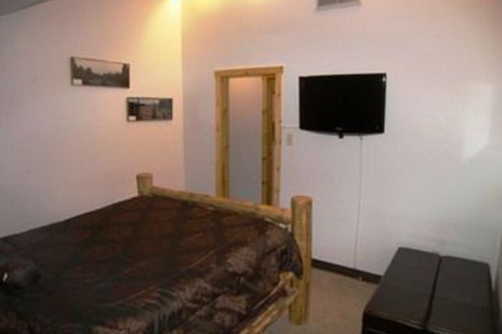 Room 7 of 19