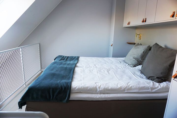 Room 15 of 60