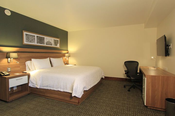 Room 5 of 65