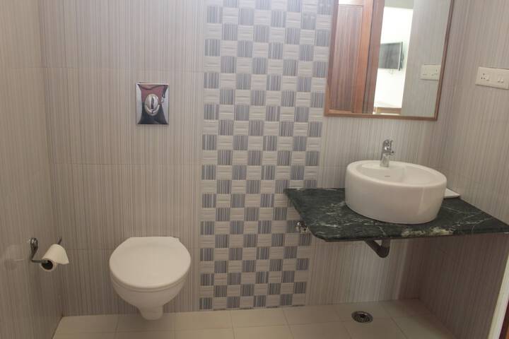 Room 17 of 32