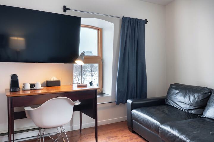 Room 30 of 47