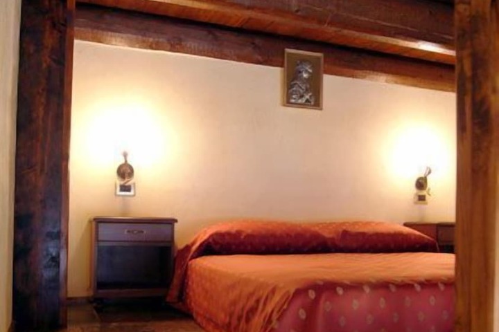Room 14 of 39